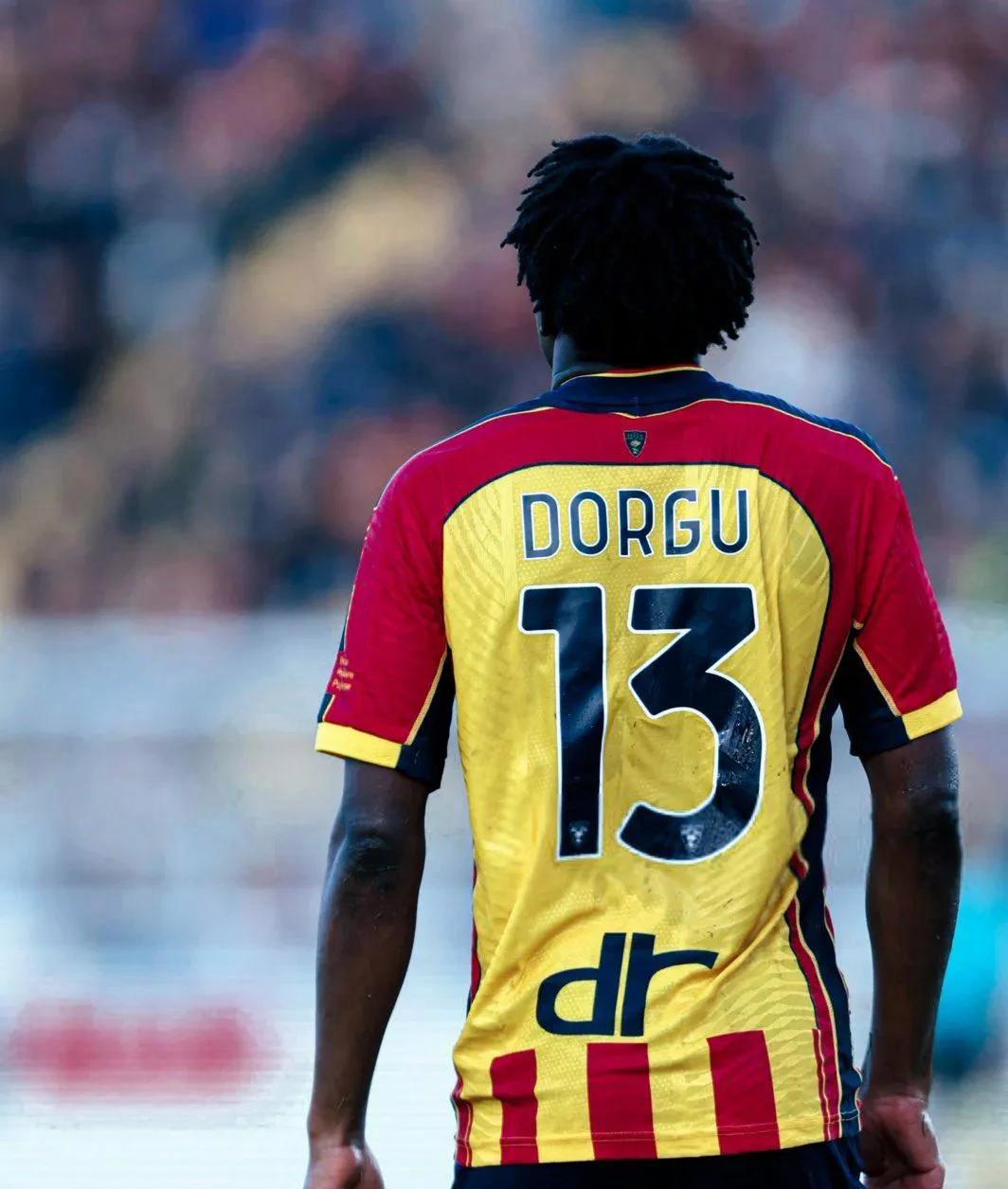 关于曼联重建计划：新老板豪掷3亿镑引援的信息