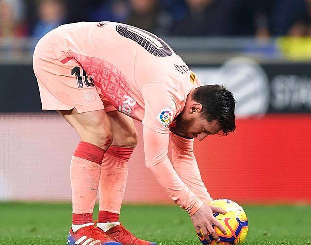 开云体育注册-关于贝克汉姆的贝氏弧线：为什么他的任意球至今无解？的信息