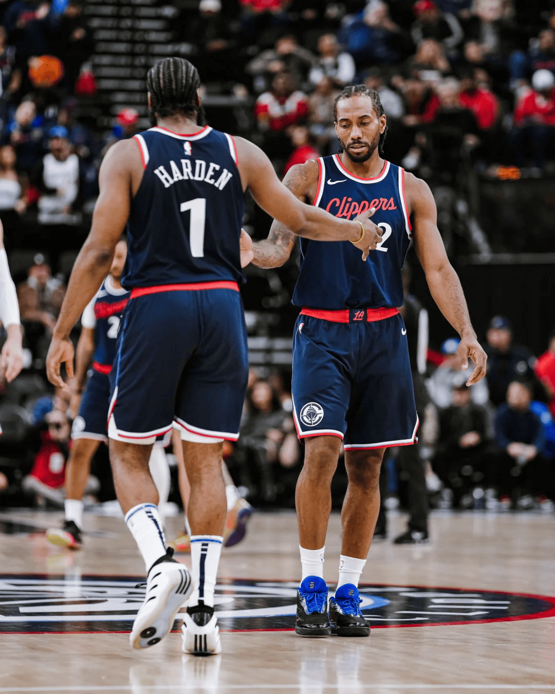 开云体育-噩耗！伦纳德赛季报销，快船争冠梦碎 