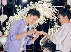 浪漫：奥运冠军赛场求婚成功 