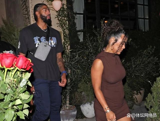 NBA球员老婆团盘点 NBA球员老婆团盘点
