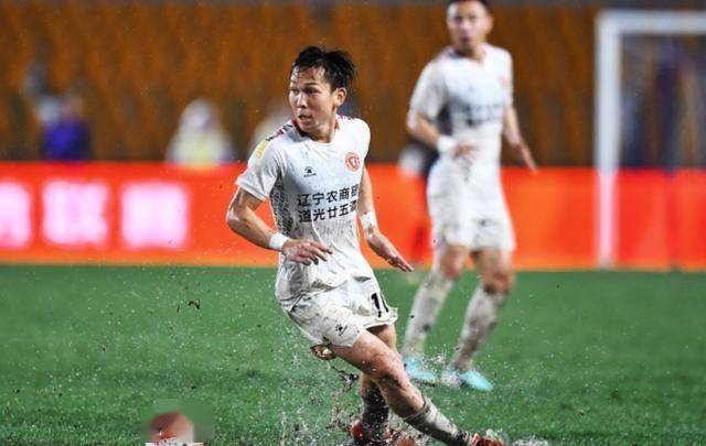 开云体育注册-中甲球队欠薪严重，球员集体罢训抗议 