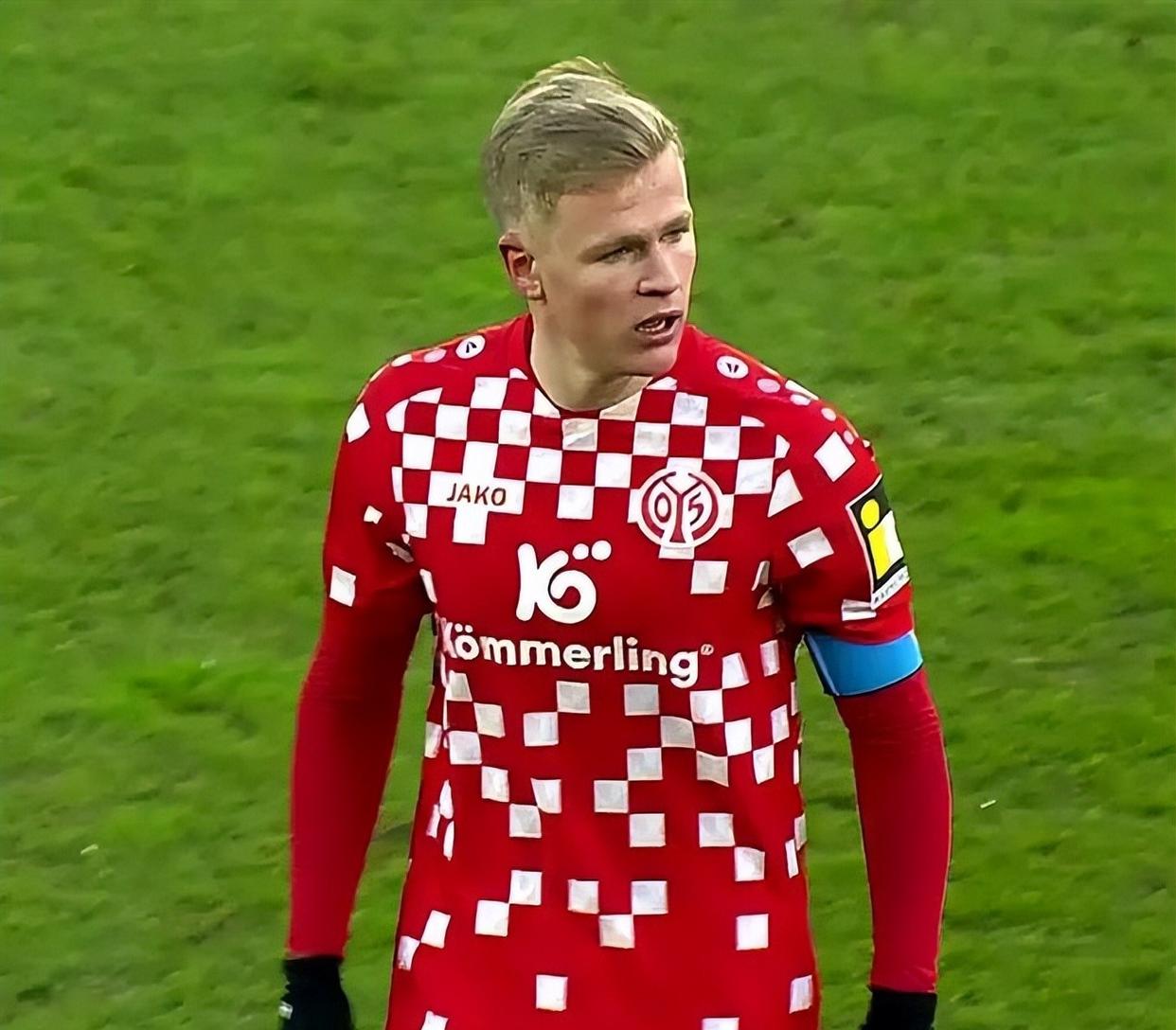 开云体育入口-凯恩的德甲魔咒：无冠命运何时终结？的简单介绍