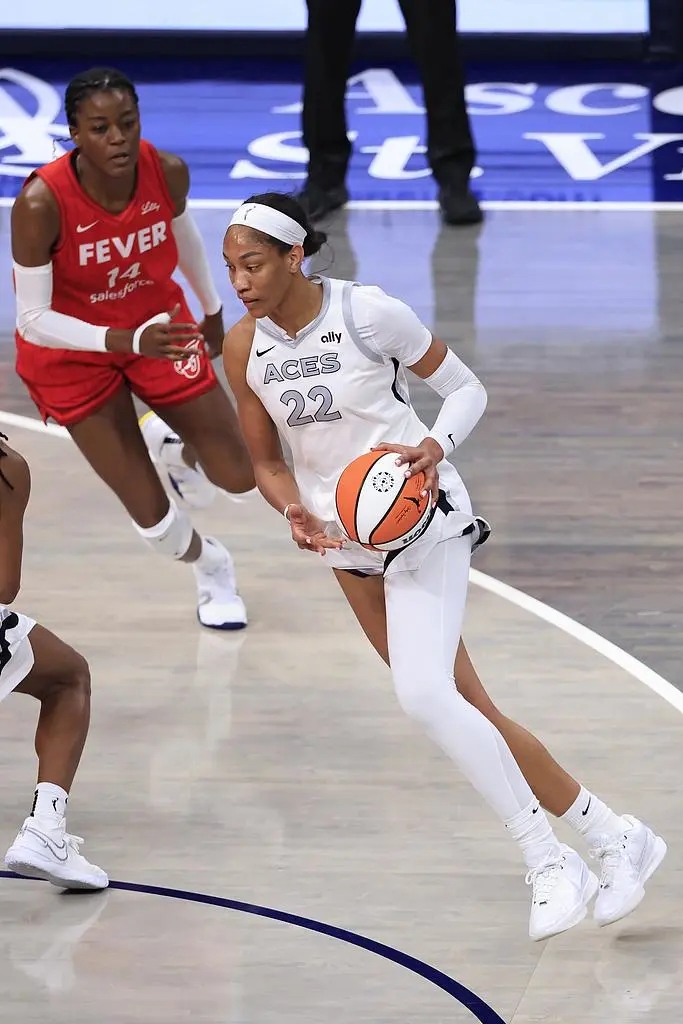 WNBA新星崛起，单场40分创纪录的简单介绍