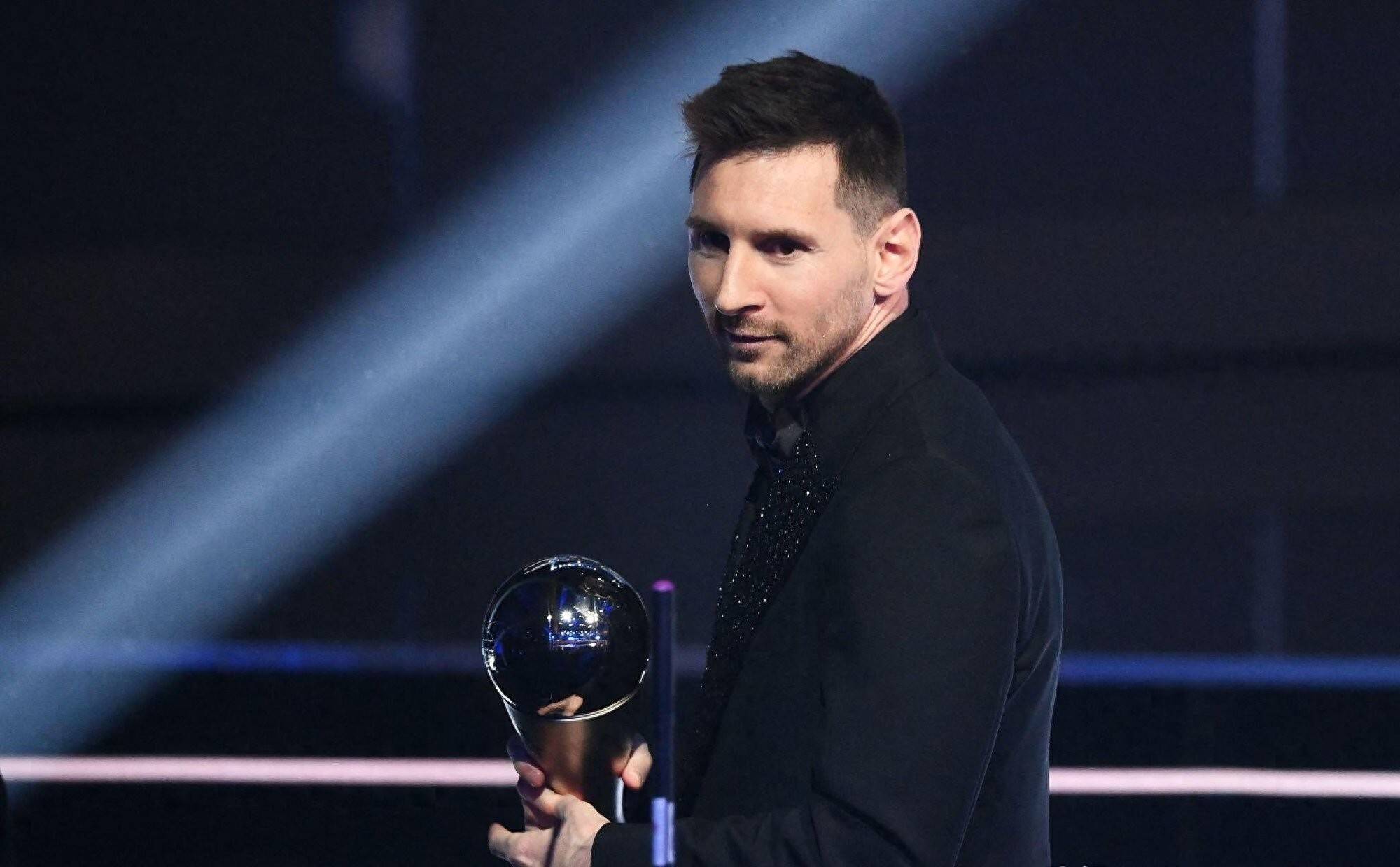 关于足球先生候选名单公布：梅西C罗再同框的信息