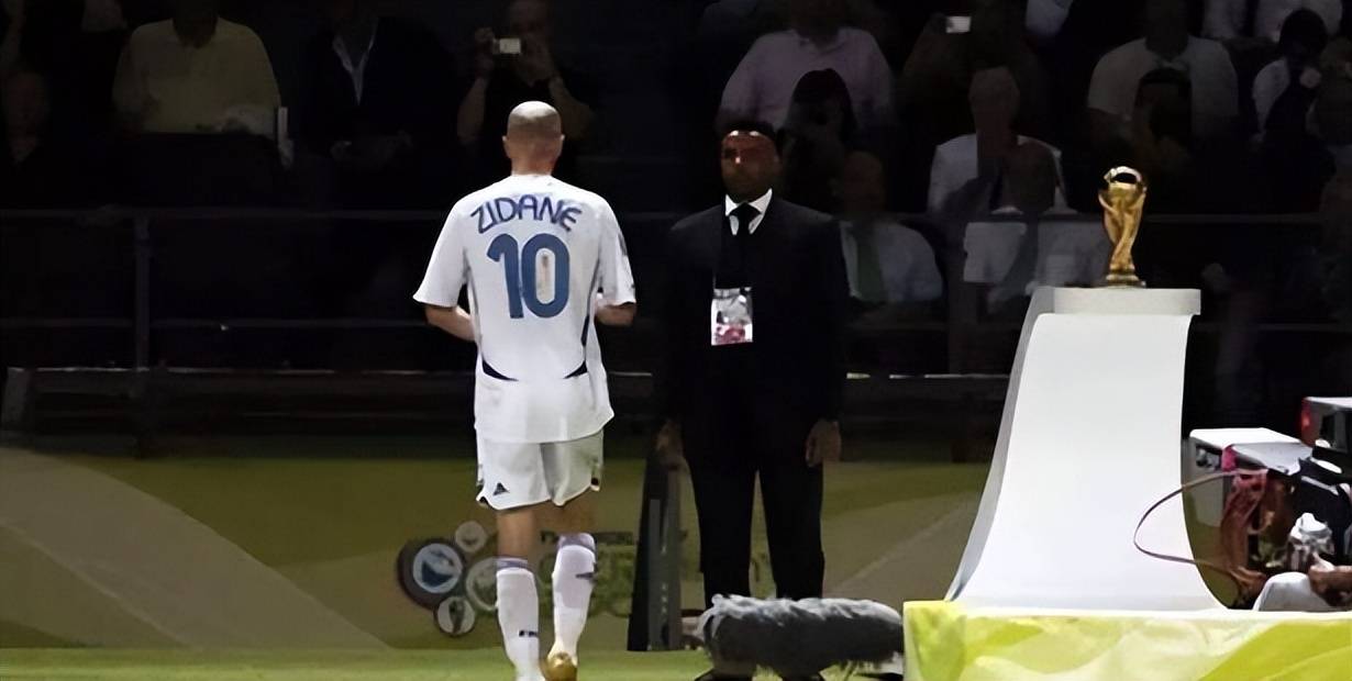 开云体育-齐达内头撞马特拉齐：世界杯决赛的离奇红牌的简单介绍