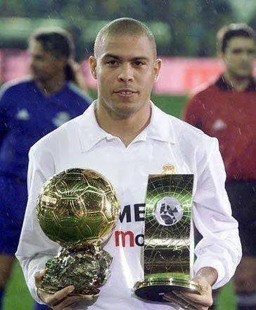 罗纳尔多:外星人的足球神话 罗纳尔多:外星人的足球神话