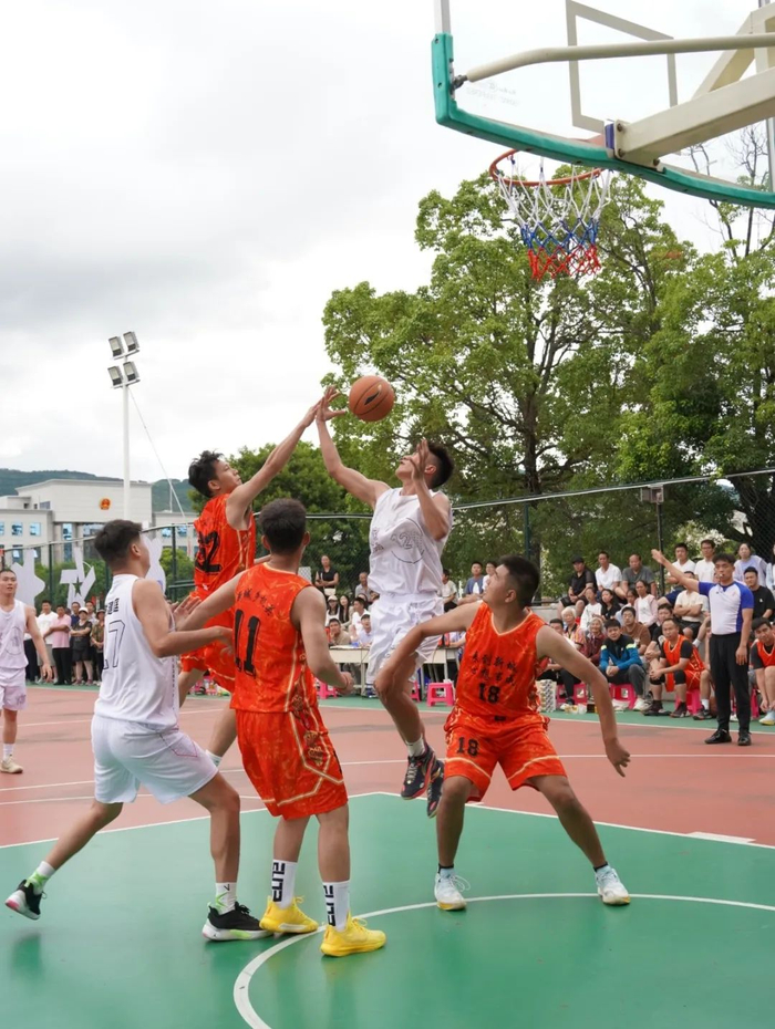 包含校园篮球赛燃爆！精彩回顾的词条